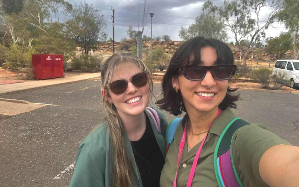 chloe and jade in alice springs 1